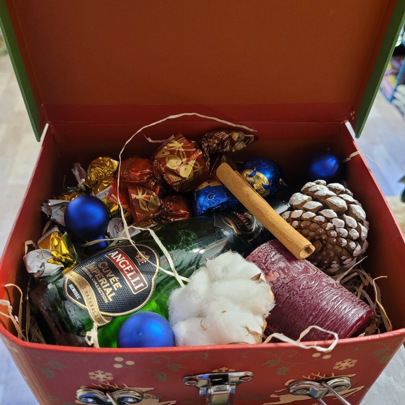 Florisis Cluj-Napoca Winter box prosecco praline lumanare decor Craciun